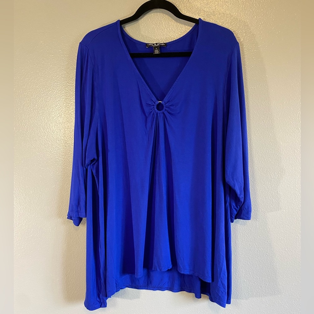 Cable and Gauge cobalt blue V neck with keyhole top 3X